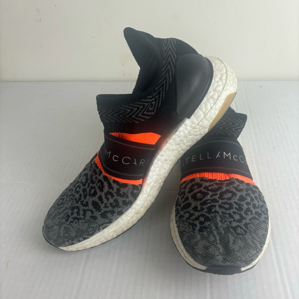 Adidas by Stella McCartney Ultraboost 3D Knit Woman’s 7 Black & Orange Sneakers